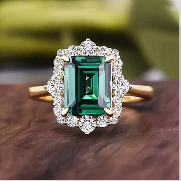 🌹Vintage Gold Emerald Anniversary Promise Ring Size 7 1/2 Christmas gift - Picture 6 of 6